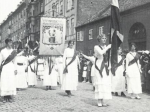 Ældre billede af kvinder fra Dansk Kvindeforbund der demonstrerer.