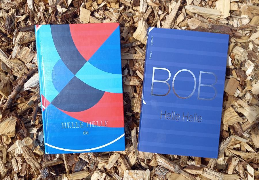 Foto af de to bøger: 'de' og 'BOB' skrevet af Helle Helle
